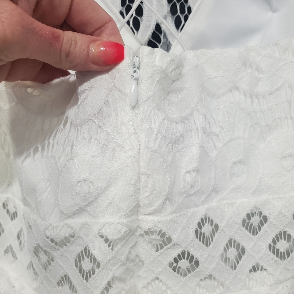 Lace - Picture 6 of 8